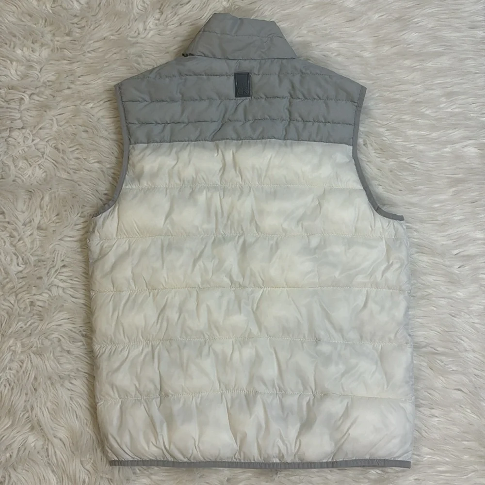 Calvin Klein puffer vest size Small